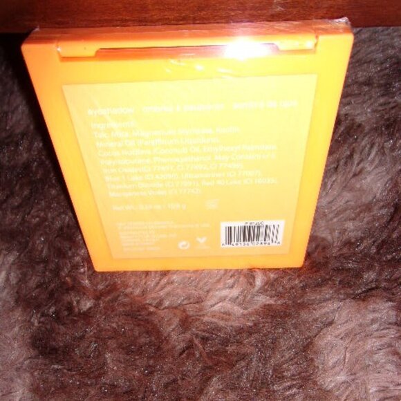 New Paradise Love Orange Vibes City Color Eye Shadow Palette - Picture 3 of 3